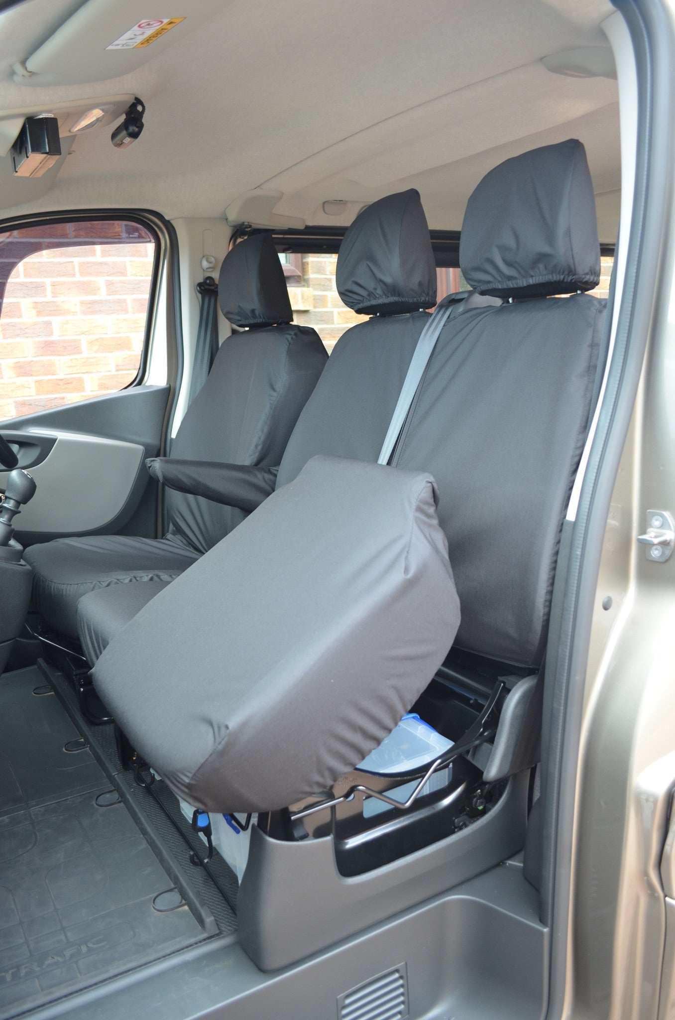 Nissan NV300 (2016-2022) 9-Seater Minibus - Seat Covers